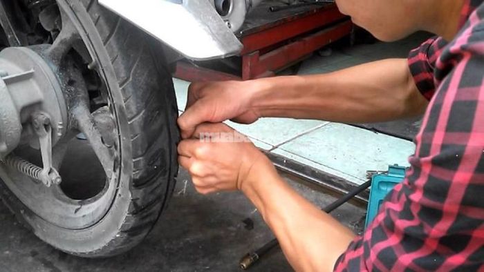 Những điều cần lưu ý khi thay lốp xe máy
