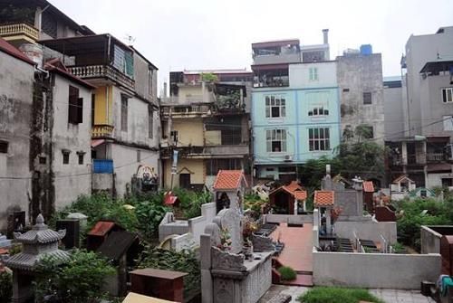 nhà gần nghĩa trang