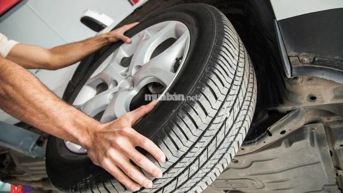 Thời điểm thích hợp để thay lốp ô tô