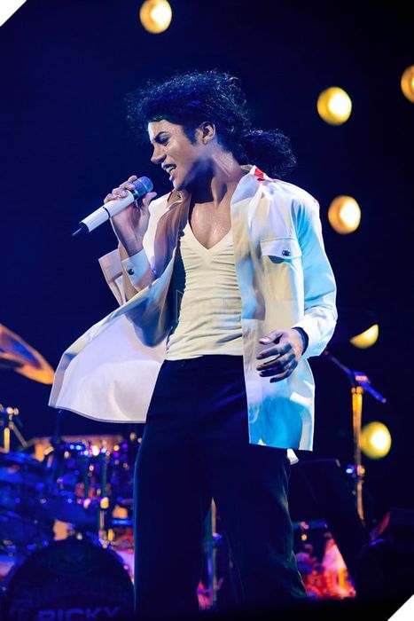 Dự án phim tiểu sử về vua nhạc pop Michael Jackson rất có thể sẽ được chia thành hai phần. Tựa đề phim này sẽ được phát sóng trong hai phần riêng biệt.