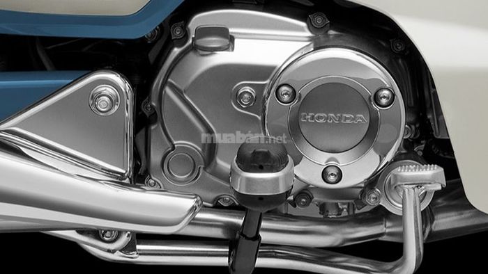 Xe sở hữu động cơ mạnh mẽ và khả năng vận hành ổn định