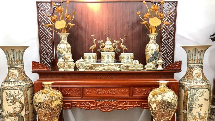 Hướng dẫn chi tiết về cách bày trí 3 bát hương trên bàn thờ