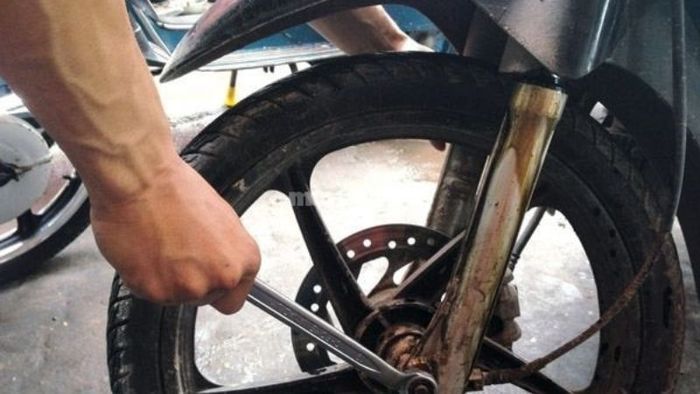 Khi phuộc hư ở mức độ trung bình, nên phục hồi hay thay mới?