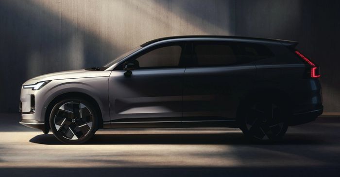Volvo-XC70-ER-PHEV-teaser-3.jpg