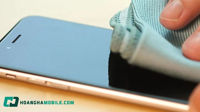 ve-sinh-loa-iphone-10