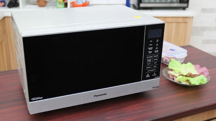 lo-vi-song-Panasonic-NN-GT35HMYUE-5