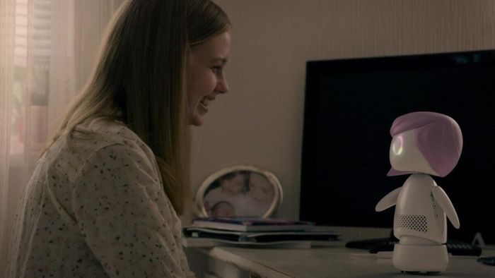 Giải thích kết thúc tập 3 mùa 7 của Black Mirror: 'Hotel Reverie' – Tình yêu, AI và Cuộc gọi Đau Buồn Đã Làm Tan Nát Cả Cảm Xúc Chúng Ta (Bìa)
