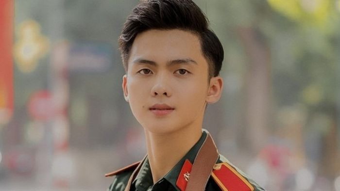 Hình ảnh con trai bộ đội Việt Nam đầy mạnh mẽ