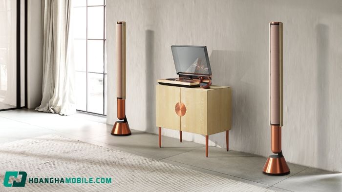 Loa B&O tiếp tục khẳng định vị thế của mình như một biểu tượng của chất lượng âm thanh và sự sang trọng, mang đến những trải nghiệm âm thanh tuyệt vời cho mọi không gian sống.
