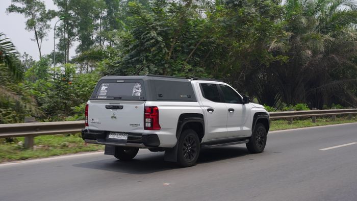 Nguoi dung Mitsubishi Triton 6.jpg