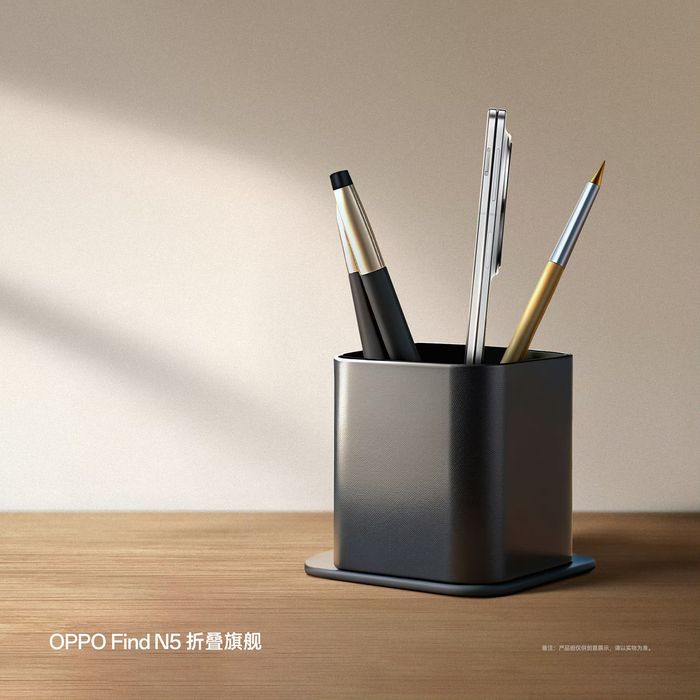 Độ mỏng ấn tượng của OPPO Find N5 được ví với cây bút chì