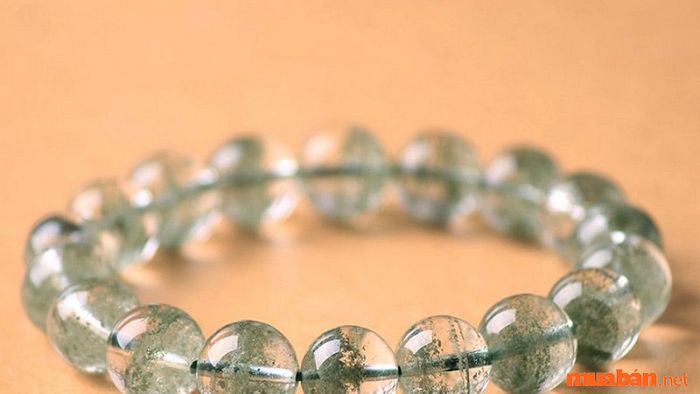 Thạch anh ưu linh trắng là lựa chọn tuyệt vời dành cho người sinh năm Giáp Ngọ 2014.
