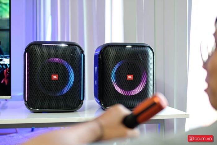 JBL Partybox Encore 2 mang đến nhiều cải tiến đáng kể so với phiên bản tiền nhiệm