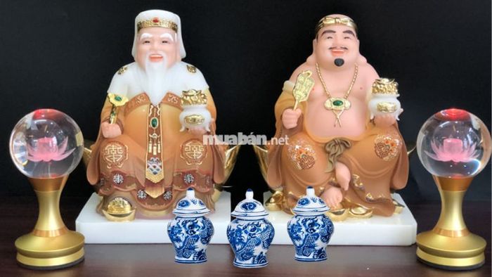 Khu vực bên trong bàn thờ