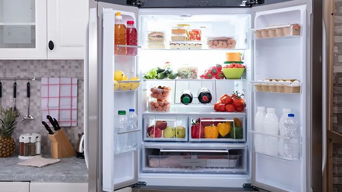 Khắc phục tình trạng tủ lạnh không lạnh bằng cách sắp xếp lại thực phẩm hợp lý