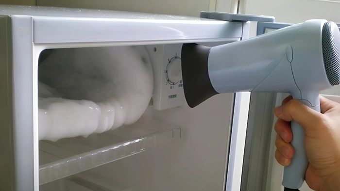 Rã đông tủ lạnh là cách hiệu quả để khắc phục tình trạng tủ lạnh không làm lạnh