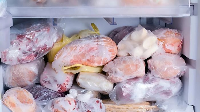 Thực phẩm quá nhiều là nguyên nhân tủ lạnh không đông đá
