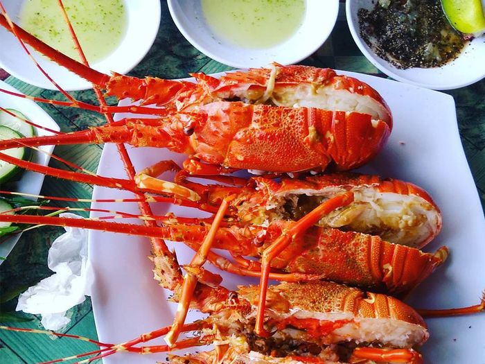 Kinh nghiệm du lịch Nha Trang trọn bộ từ A đến Z năm 2025, bạn sẽ có đầy đủ thông tin cần thiết để khám phá thành phố biển xinh đẹp này.