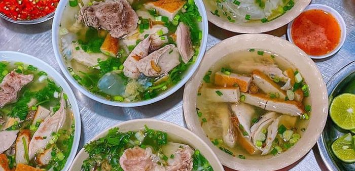 Kinh nghiệm du lịch Nha Trang trọn bộ từ A đến Z năm 2025, cung cấp các mẹo hữu ích và chi tiết cho chuyến đi của bạn.
