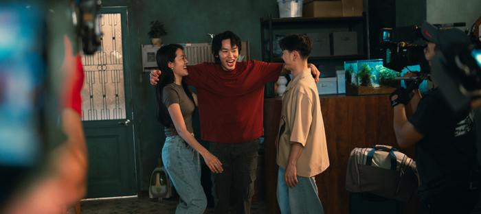 Bộ ba diễn viên chính của Dưới Đáy Hồ
