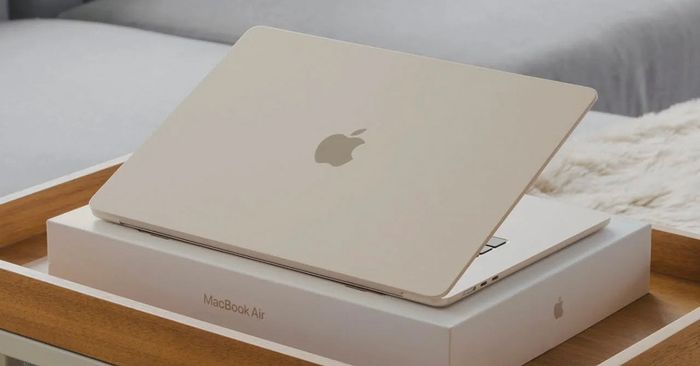 MacBook-Air-M4-thumb