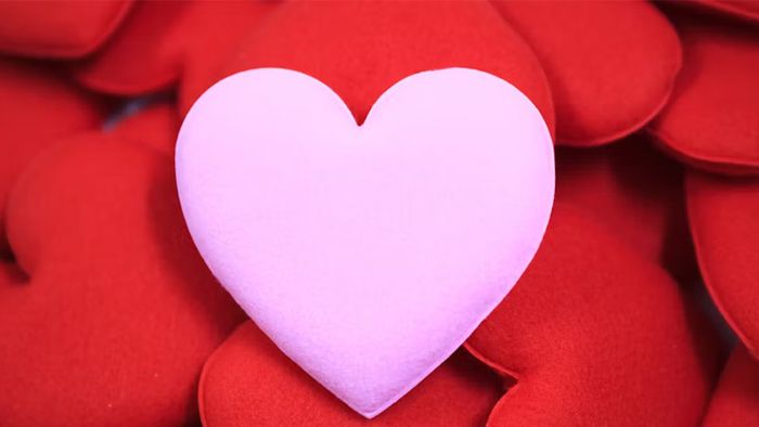 14-3-la-ngay-gi-ai-tang-qua-cho-ai-15