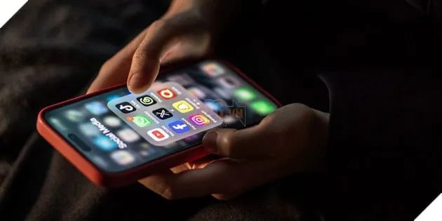 Cảnh báo từ Apple: Có thể phần mềm gián điệp đang theo dõi iPhone 2