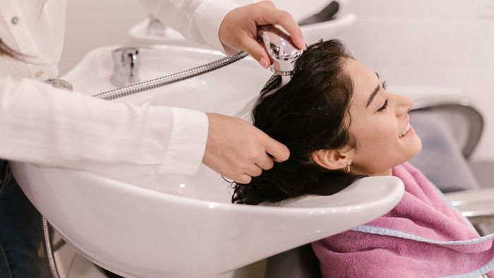 Tốc độ mọc tóc mỗi tháng sẽ phụ thuộc vào cách bạn chăm sóc tóc.