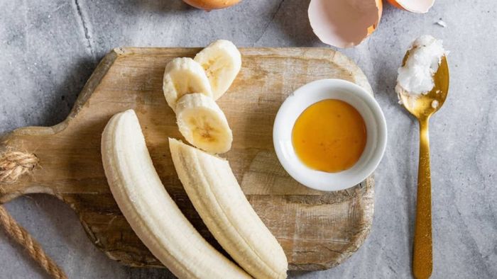 Ủ tóc bằng chuối giúp tóc khỏe mạnh, bóng mượt.