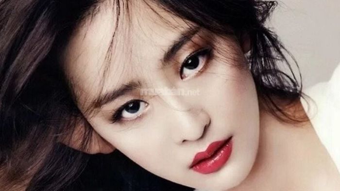 Trong chuyện tình cảm, người có mắt tam bạch thường gặp phải nhiều khó khăn và không suôn sẻ.