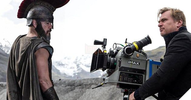 Christopher Nolan đã ghi dấu ấn lịch sử khi thực hiện bộ phim đầu tiên quay hoàn toàn bằng máy quay IMAX, mang tên The Odyssey. 2
