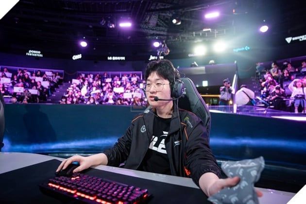Zeus lên tiếng bày tỏ sự không hài lòng về những thay đổi của Riot Games trong LMHT