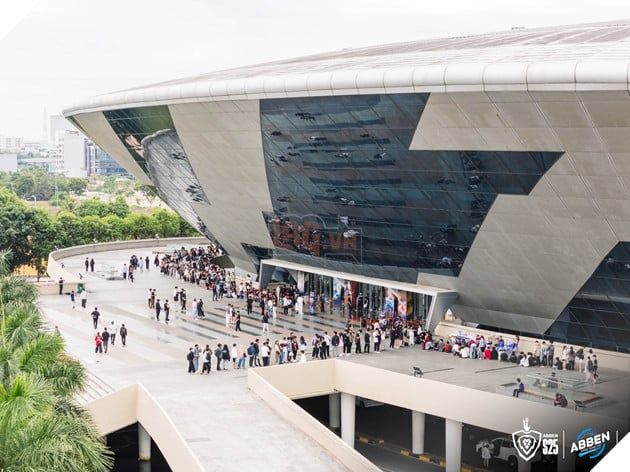 Liên Quân Mobile: Biển Người Cháy Hết Mình Ở Thánh Địa Tiên Sơn