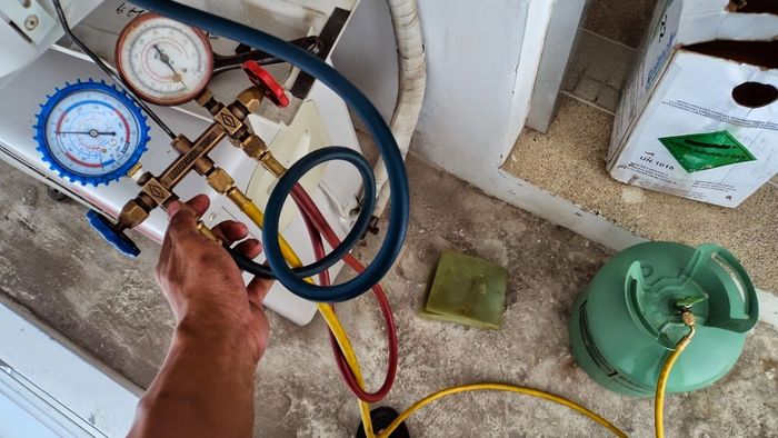 Dấu hiệu tủ lạnh thiếu gas cần phải bơm lại