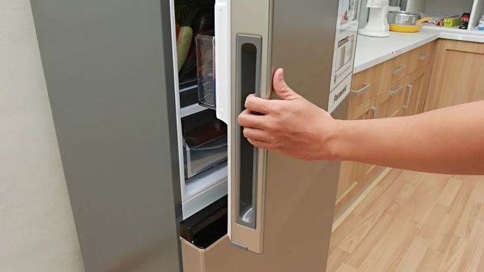 Cửa tủ lạnh không đóng kín hoàn toàn