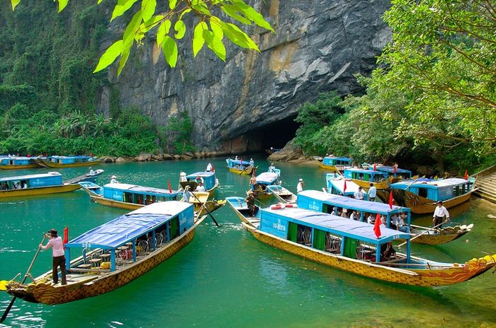 Top 10 địa điểm du lịch không thể bỏ qua tại Việt Nam năm 2025