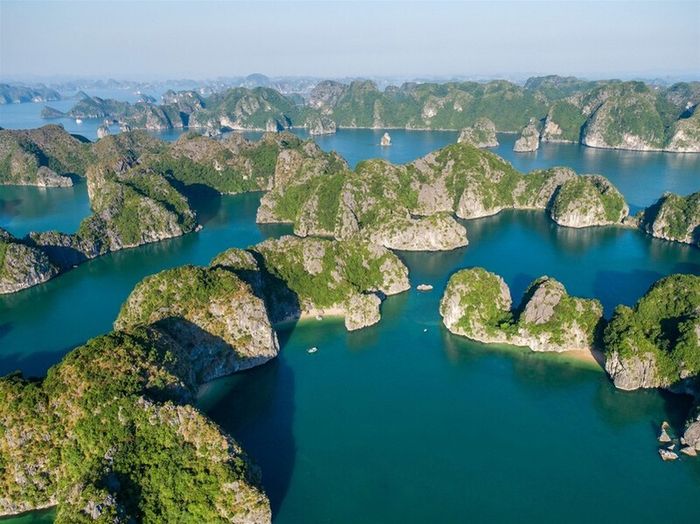 Top 10 địa điểm du lịch không thể bỏ qua ở Việt Nam trong năm 2025