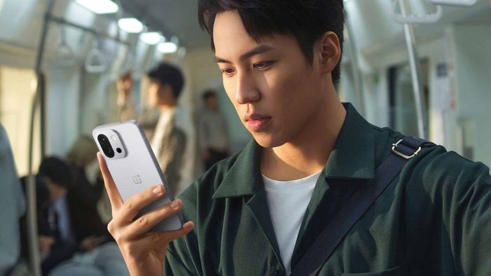 OnePlus 13T chính thức ra mắt