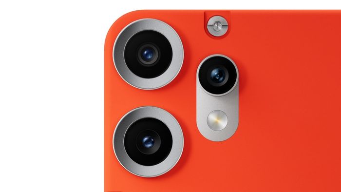 Điện thoại trang bị hệ thống 3 camera sau