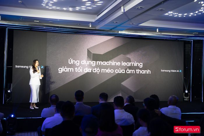 Sự kiện trình làng Loa thanh AI