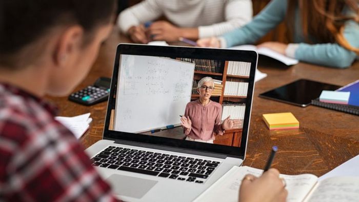 Kết hợp giữa học E-learning và học truyền thống