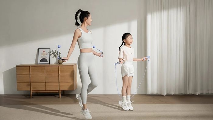 Xiaomi Mijia Smart Skipping Rope 2 cho phép người dùng sử dụng liên tục trong 20 ngày chỉ với một lần sạc đầy qua cổng USB Type-C.