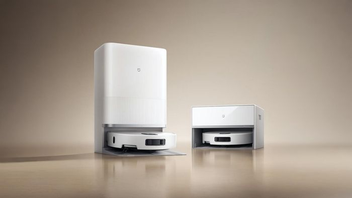 Phiên bản M40S cao cấp được trang bị tính năng tự động cấp thoát nước và khả năng lau nhà bằng nước nóng.
