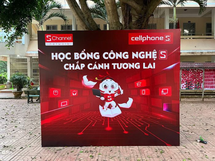 CellphoneS thực hiện chương trình trao học bổng công nghệ S