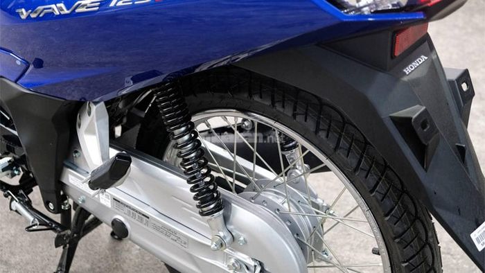 Trang bị lốp IRC kích thước 70/90 và 80/90