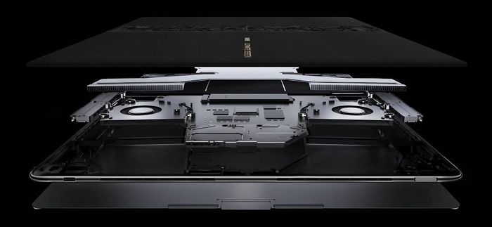 Khám phá thiết kế bên trong của Huawei MateBook Fold Ultimate.