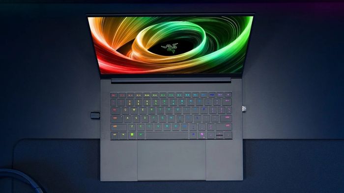 Razer Blade 14 (2025) ra mắt với RTX 5070 và Ryzen AI 9