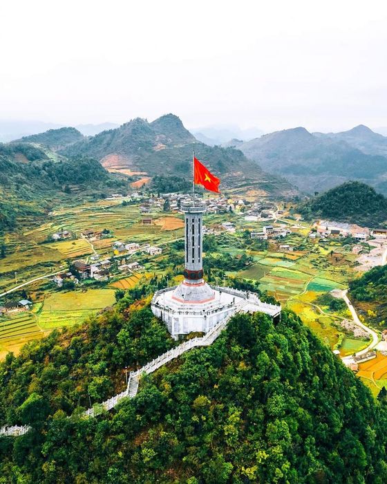 Bản đồ du lịch Việt Nam với các điểm đến nổi bật từ Bắc vào Nam.