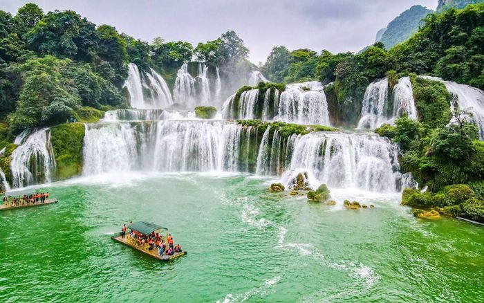 Bản đồ du lịch Việt Nam với những điểm đến đặc sắc từ Bắc vào Nam.