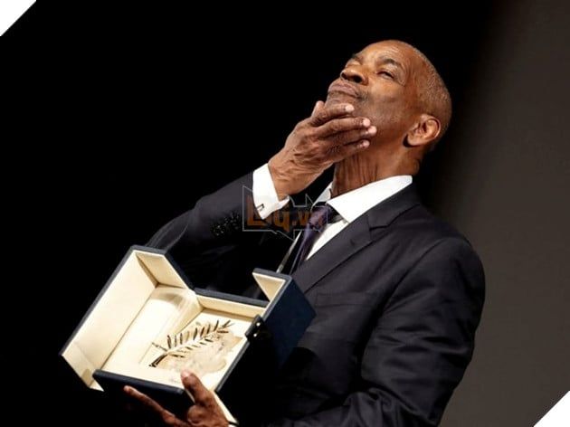 Denzel Washington Gây Bất Ngờ Khi Nhận Cúp Palme d’Or Danh Dự Tại Liên Hoan Phim Cannes 2